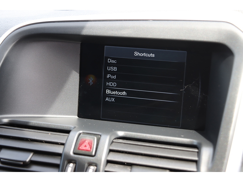 Volvo 2.4 D5 R-Design Nav SUV 5dr Diesel Geartronic AWD Euro 5 (215 ps) 72-74 Mitcham Road