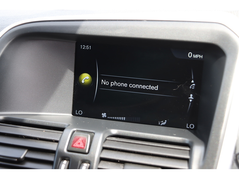 Volvo 2.4 D5 R-Design Nav SUV 5dr Diesel Geartronic AWD Euro 5 (215 ps) 72-74 Mitcham Road