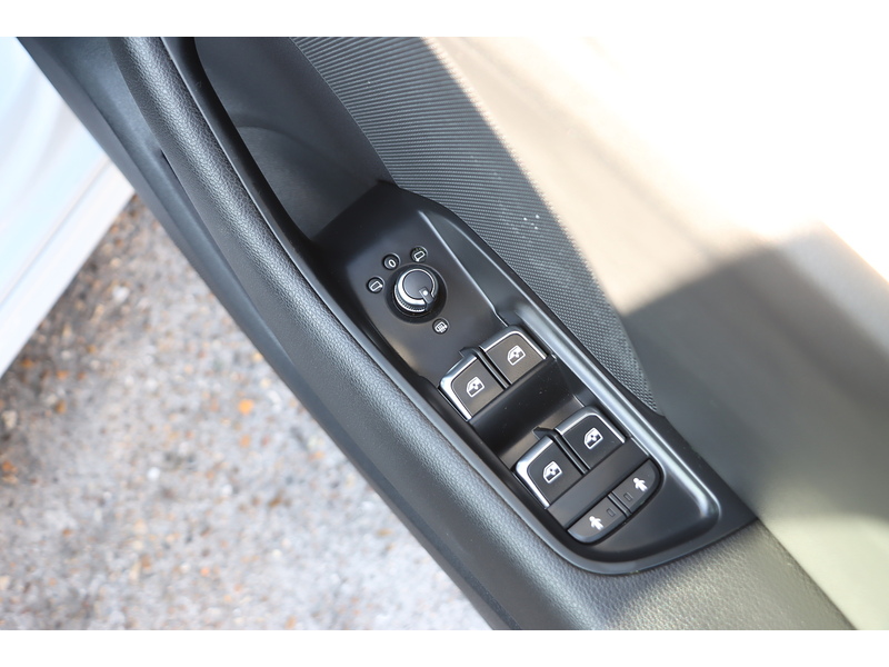 Audi 1.5 TFSI CoD 35 S line Sportback 5dr Petrol S Tronic Euro 6 (s/s) (150 ps) 72-74 Mitcham Road