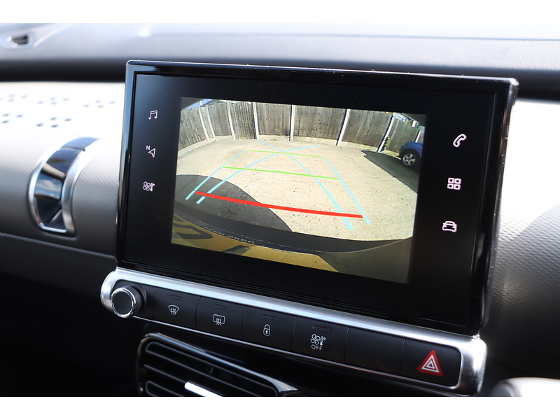 Citroen 1.2 PURETECH GPF FLAIR HATCHBACK 5DR PETROL EAT6 AUTO PAN ROOF SATNAV BLUETOOTH DAB STEREO APPLE CARPLAY REAR CAM PARKING AIDS 2 OWNERS 40000 MILES SH 72-74 Mitcham Road
