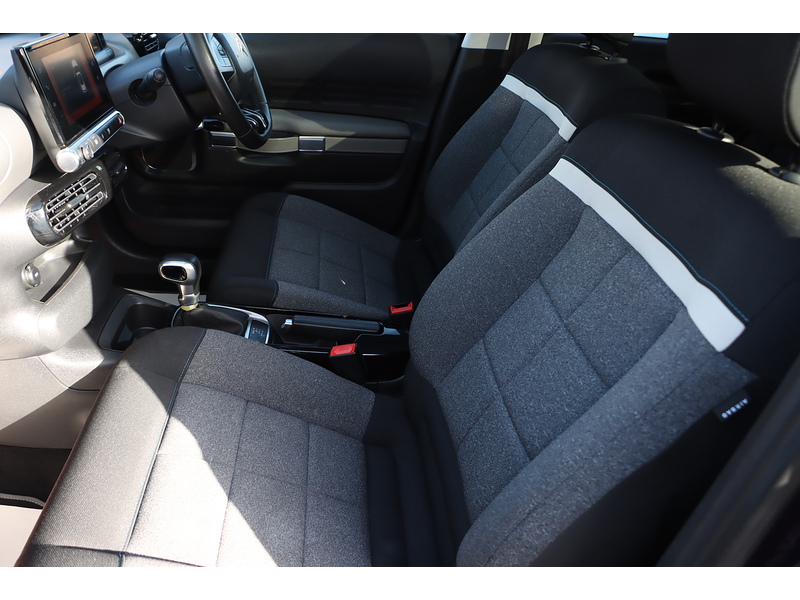 Citroen 1.2 PURETECH GPF FLAIR HATCHBACK 5DR PETROL EAT6 AUTO PAN ROOF SATNAV BLUETOOTH DAB STEREO APPLE CARPLAY REAR CAM PARKING AIDS 2 OWNERS 40000 MILES SH 72-74 Mitcham Road
