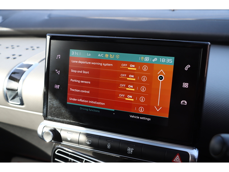 Citroen 1.2 PURETECH GPF FLAIR HATCHBACK 5DR PETROL EAT6 AUTO PAN ROOF SATNAV BLUETOOTH DAB STEREO APPLE CARPLAY REAR CAM PARKING AIDS 2 OWNERS 40000 MILES SH 72-74 Mitcham Road