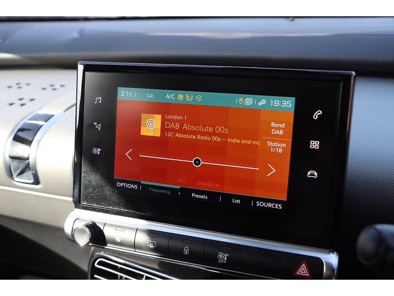 Citroen 1.2 PURETECH GPF FLAIR HATCHBACK 5DR PETROL EAT6 AUTO PAN ROOF SATNAV BLUETOOTH DAB STEREO APPLE CARPLAY REAR CAM PARKING AIDS 2 OWNERS 40000 MILES SH 72-74 Mitcham Road