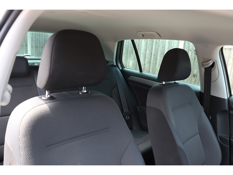 Volkswagen 1.4 TSI BLUEMOTION TECH MATCH HATCHBACK 5DR PETROL DSG AUTO HEATED SEATS BLUETOOTH DAB STEREO PARKING AIDS 2 OWNERS 56000 MILES FSH 8 SERVICES £35 TAX 72-74 Mitcham Road