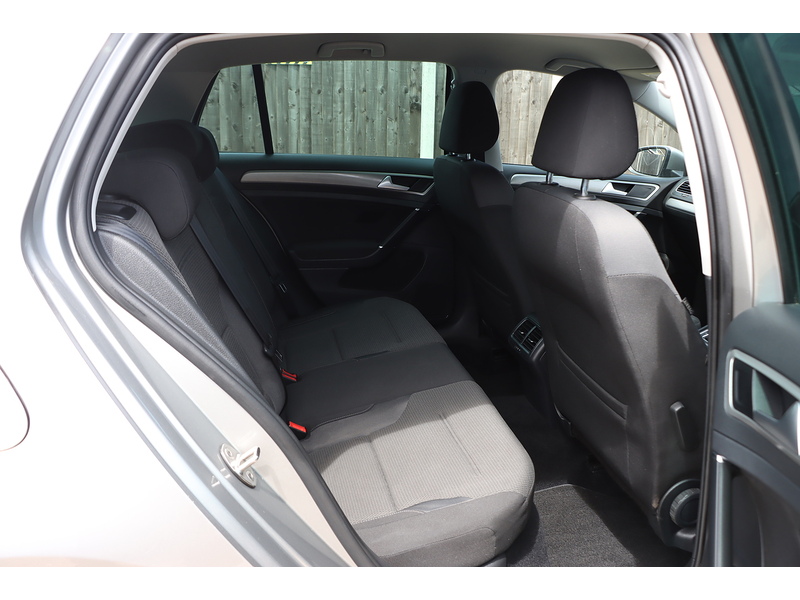 Volkswagen 1.4 TSI BLUEMOTION TECH MATCH HATCHBACK 5DR PETROL DSG AUTO HEATED SEATS BLUETOOTH DAB STEREO PARKING AIDS 2 OWNERS 56000 MILES FSH 8 SERVICES £35 TAX 72-74 Mitcham Road