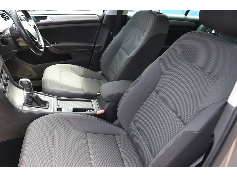 Volkswagen 1.4 TSI BLUEMOTION TECH MATCH HATCHBACK 5DR PETROL DSG AUTO HEATED SEATS BLUETOOTH DAB STEREO PARKING AIDS 2 OWNERS 56000 MILES FSH 8 SERVICES £35 TAX 72-74 Mitcham Road