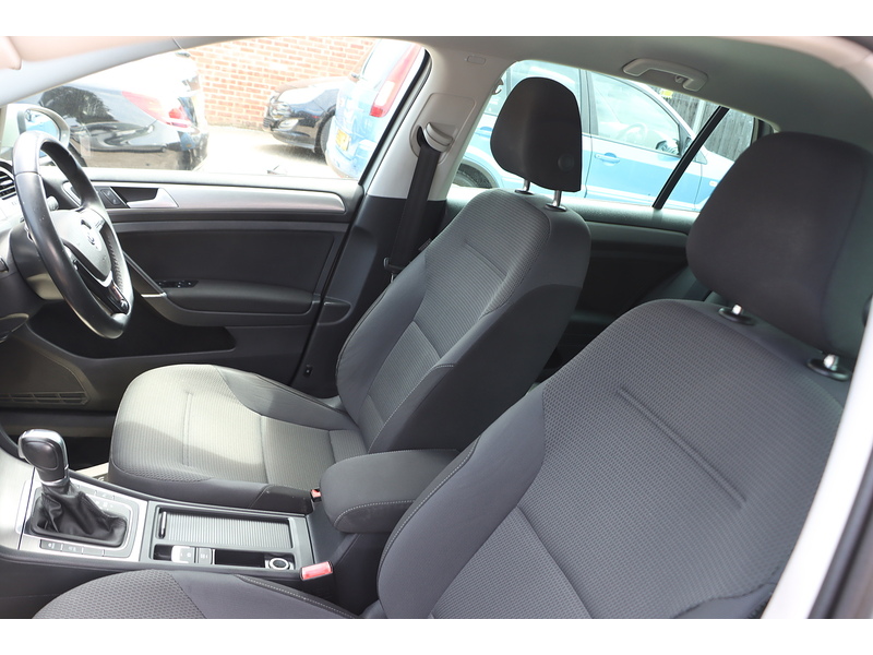 Volkswagen 1.4 TSI BLUEMOTION TECH MATCH HATCHBACK 5DR PETROL DSG AUTO HEATED SEATS BLUETOOTH DAB STEREO PARKING AIDS 2 OWNERS 56000 MILES FSH 8 SERVICES £35 TAX 72-74 Mitcham Road