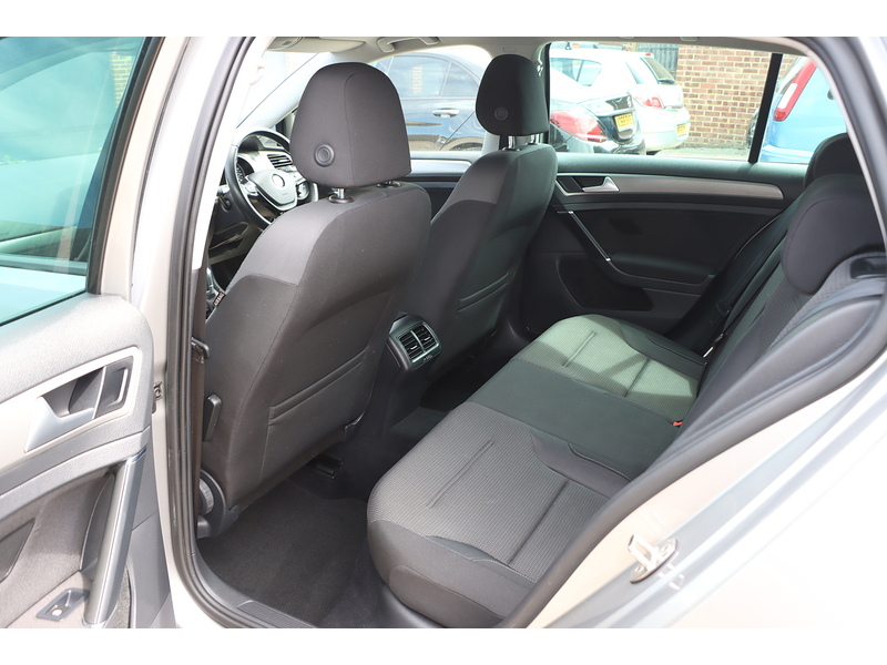 Volkswagen 1.4 TSI BLUEMOTION TECH MATCH HATCHBACK 5DR PETROL DSG AUTO HEATED SEATS BLUETOOTH DAB STEREO PARKING AIDS 2 OWNERS 56000 MILES FSH 8 SERVICES £35 TAX 72-74 Mitcham Road