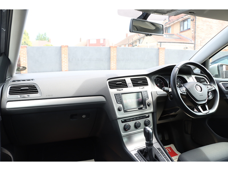 Volkswagen 1.4 TSI BLUEMOTION TECH MATCH HATCHBACK 5DR PETROL DSG AUTO HEATED SEATS BLUETOOTH DAB STEREO PARKING AIDS 2 OWNERS 56000 MILES FSH 8 SERVICES £35 TAX 72-74 Mitcham Road