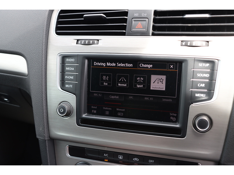 Volkswagen 1.4 TSI BLUEMOTION TECH MATCH HATCHBACK 5DR PETROL DSG AUTO HEATED SEATS BLUETOOTH DAB STEREO PARKING AIDS 2 OWNERS 56000 MILES FSH 8 SERVICES £35 TAX 72-74 Mitcham Road