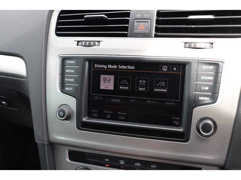 Volkswagen 1.4 TSI BLUEMOTION TECH MATCH HATCHBACK 5DR PETROL DSG AUTO HEATED SEATS BLUETOOTH DAB STEREO PARKING AIDS 2 OWNERS 56000 MILES FSH 8 SERVICES £35 TAX 72-74 Mitcham Road