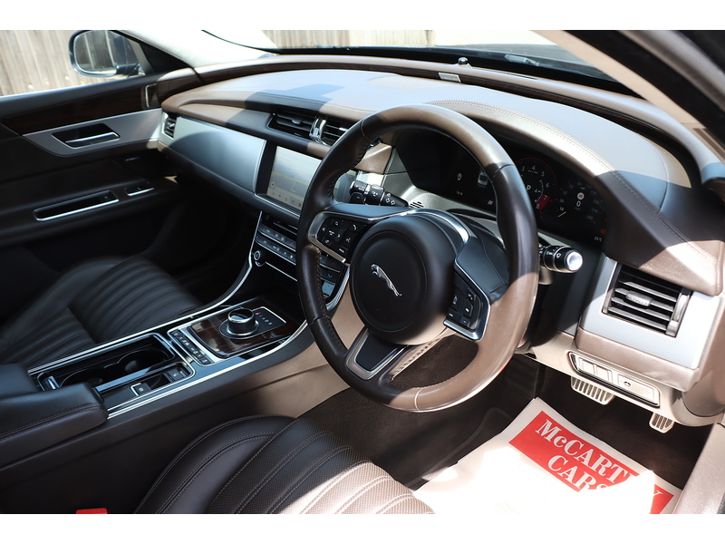 Jaguar 2.0I PORTFOLIO GPF SALOON 4DR PETROL AUTO HEATED SEATS SAT NAV BLUETOOTH DAB STEREO APPLE CARPLAY REAR CAMERA PARKING AIDS JUST 1 OWNER FSH 6 SERVICES 72-74 Mitcham Road