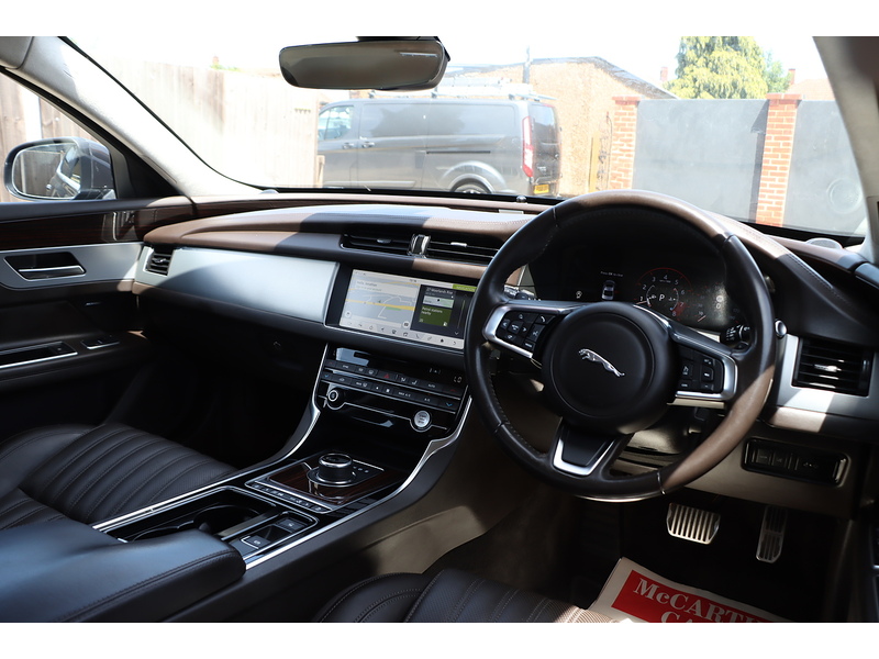 Jaguar 2.0I PORTFOLIO GPF SALOON 4DR PETROL AUTO HEATED SEATS SAT NAV BLUETOOTH DAB STEREO APPLE CARPLAY REAR CAMERA PARKING AIDS JUST 1 OWNER FSH 6 SERVICES 72-74 Mitcham Road