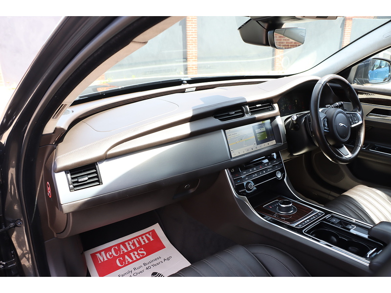 Jaguar 2.0I PORTFOLIO GPF SALOON 4DR PETROL AUTO HEATED SEATS SAT NAV BLUETOOTH DAB STEREO APPLE CARPLAY REAR CAMERA PARKING AIDS JUST 1 OWNER FSH 6 SERVICES 72-74 Mitcham Road