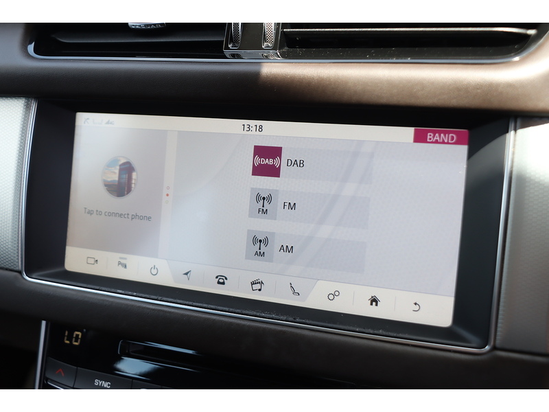 Jaguar 2.0I PORTFOLIO GPF SALOON 4DR PETROL AUTO HEATED SEATS SAT NAV BLUETOOTH DAB STEREO APPLE CARPLAY REAR CAMERA PARKING AIDS JUST 1 OWNER FSH 6 SERVICES 72-74 Mitcham Road