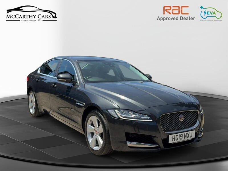 Jaguar 2.0I PORTFOLIO GPF SALOON 4DR PETROL AUTO HEATED SEATS SAT NAV BLUETOOTH DAB STEREO APPLE CARPLAY REAR CAMERA PARKING AIDS JUST 1 OWNER FSH 6 SERVICES 72-74 Mitcham Road