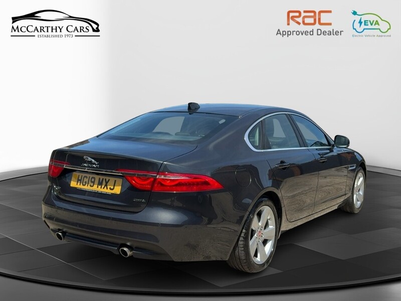 Jaguar 2.0I PORTFOLIO GPF SALOON 4DR PETROL AUTO HEATED SEATS SAT NAV BLUETOOTH DAB STEREO APPLE CARPLAY REAR CAMERA PARKING AIDS JUST 1 OWNER FSH 6 SERVICES 72-74 Mitcham Road