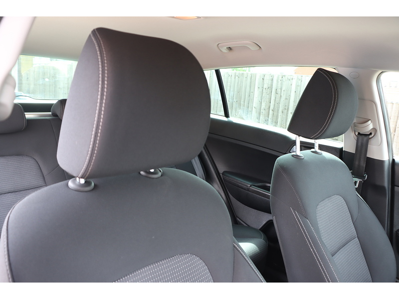 Kia 1.6 GDI 2 GPF SUV 5DR PETROL MANUAL HEATED SEATS SAT NAV BLUETOOTH DAB STEREO APPLE CARPLAY REAR CAMERA PARKING AIDS JUST 2 OWNERS ONLY 70000 MILES SH 72-74 Mitcham Road