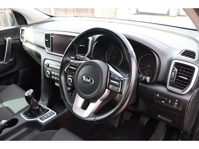 Kia 1.6 GDI 2 GPF SUV 5DR PETROL MANUAL HEATED SEATS SAT NAV BLUETOOTH DAB STEREO APPLE CARPLAY REAR CAMERA PARKING AIDS JUST 2 OWNERS ONLY 70000 MILES SH 72-74 Mitcham Road