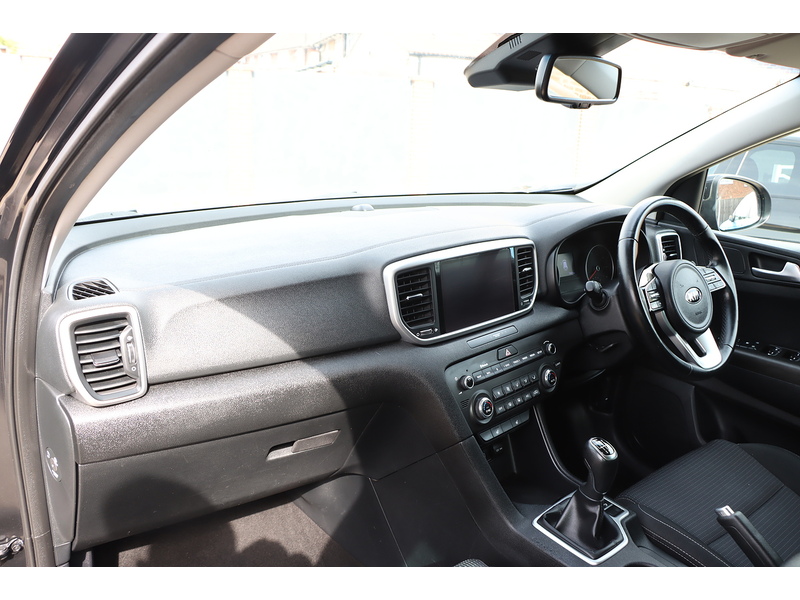Kia 1.6 GDI 2 GPF SUV 5DR PETROL MANUAL HEATED SEATS SAT NAV BLUETOOTH DAB STEREO APPLE CARPLAY REAR CAMERA PARKING AIDS JUST 2 OWNERS ONLY 70000 MILES SH 72-74 Mitcham Road