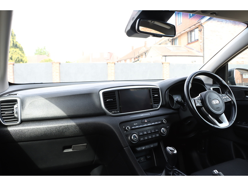 Kia 1.6 GDI 2 GPF SUV 5DR PETROL MANUAL HEATED SEATS SAT NAV BLUETOOTH DAB STEREO APPLE CARPLAY REAR CAMERA PARKING AIDS JUST 2 OWNERS ONLY 70000 MILES SH 72-74 Mitcham Road