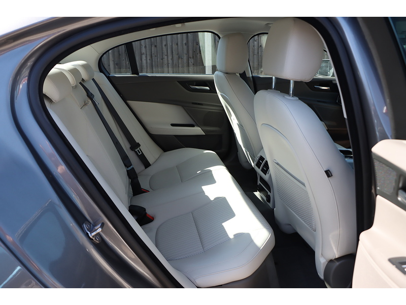 Jaguar 2.0I PORTFOLIO SALOON 4DR PETROL AUTO HEATED SEATS SAT NAV BLUETOOTH DAB STEREO REAR CAMERA PARKING AIDS JUST 2 OWNERS ONLY 65000 MILES FSH 6 SERVICES 92-96 Mitcham Road