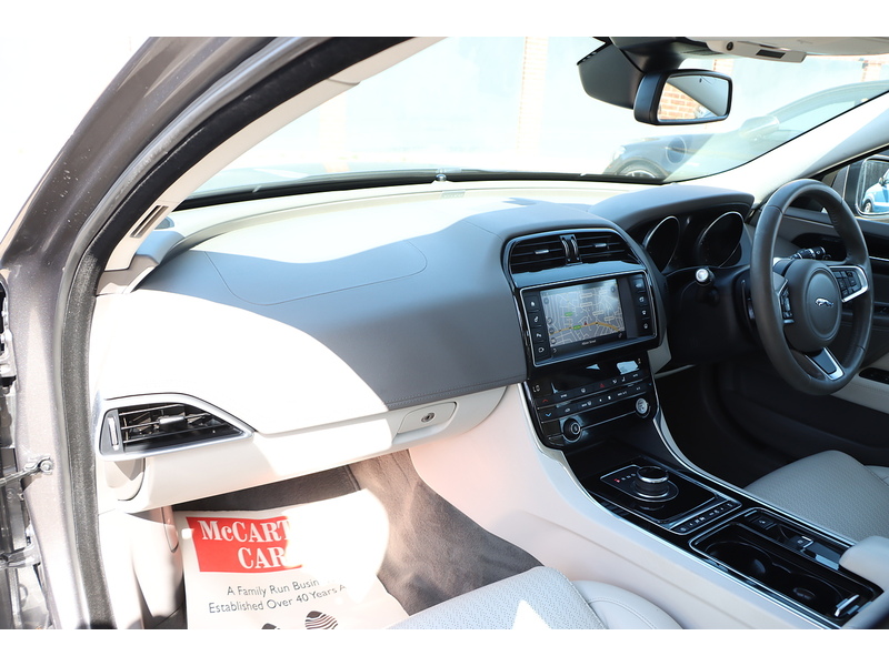 Jaguar 2.0I PORTFOLIO SALOON 4DR PETROL AUTO HEATED SEATS SAT NAV BLUETOOTH DAB STEREO REAR CAMERA PARKING AIDS JUST 2 OWNERS ONLY 65000 MILES FSH 6 SERVICES 92-96 Mitcham Road