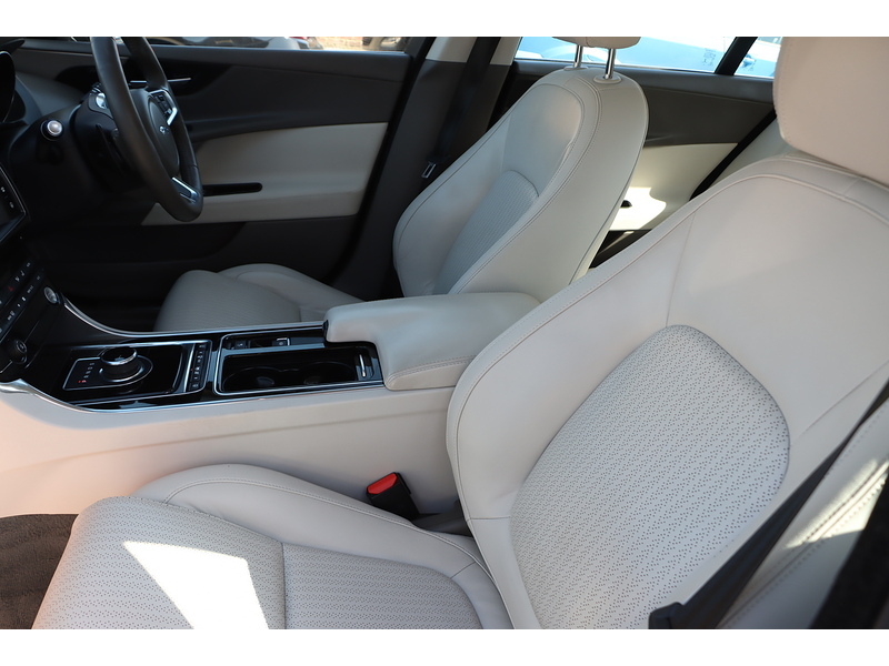 Jaguar 2.0I PORTFOLIO SALOON 4DR PETROL AUTO HEATED SEATS SAT NAV BLUETOOTH DAB STEREO REAR CAMERA PARKING AIDS JUST 2 OWNERS ONLY 65000 MILES FSH 6 SERVICES 92-96 Mitcham Road
