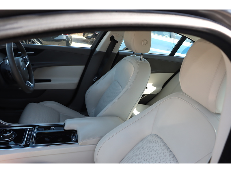 Jaguar 2.0I PORTFOLIO SALOON 4DR PETROL AUTO HEATED SEATS SAT NAV BLUETOOTH DAB STEREO REAR CAMERA PARKING AIDS JUST 2 OWNERS ONLY 65000 MILES FSH 6 SERVICES 92-96 Mitcham Road