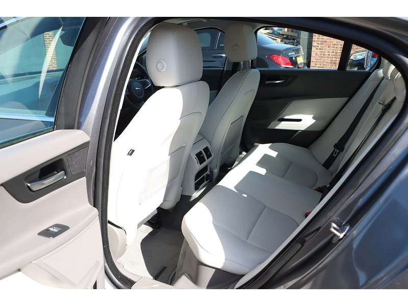 Jaguar 2.0I PORTFOLIO SALOON 4DR PETROL AUTO HEATED SEATS SAT NAV BLUETOOTH DAB STEREO REAR CAMERA PARKING AIDS JUST 2 OWNERS ONLY 65000 MILES FSH 6 SERVICES 92-96 Mitcham Road
