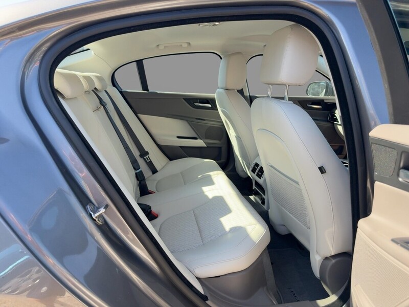 Jaguar 2.0I PORTFOLIO SALOON 4DR PETROL AUTO HEATED SEATS SAT NAV BLUETOOTH DAB STEREO REAR CAMERA PARKING AIDS JUST 2 OWNERS ONLY 65000 MILES FSH 6 SERVICES 92-96 Mitcham Road