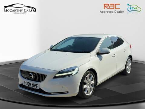 Volvo 2.0 T3 GPF INSCRIPTION HATCHBACK 5DR PETROL MANUAL SAT NAV BLUETOOTH DAB STEREO REAR CAMERA PARKING AIDS JUST 2 OWNERS ONLY 73000 MILES FSH 5 SERVICES