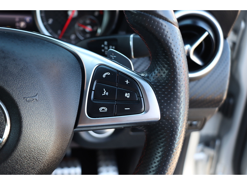 Mercedes-Benz A160 1.6 AMG LINE (EXECUTIVE) HATCHBACK 5DR PETROL 7G-DCT AUTO SAT NAV BLUETOOTH DAB STEREO APPLE CARPLAY REAR CAMERA PARKING AIDS ONLY 26000 MILES SH 72-74 Mitcham Road
