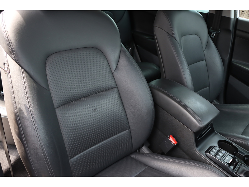 Hyundai 1.6 T-GDI PREMIUM SUV 5DR PETROL DCT AUTO HEATED SEATS SAT NAV BLUETOOTH DAB STEREO APPLE CARPLAY REAR CAMERA PARKING AIDS 44000 MILES FSH 6 SERVICES 72-74 Mitcham Road