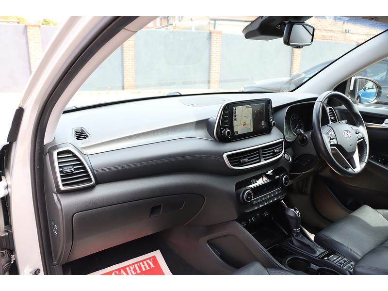 Hyundai 1.6 T-GDI PREMIUM SUV 5DR PETROL DCT AUTO HEATED SEATS SAT NAV BLUETOOTH DAB STEREO APPLE CARPLAY REAR CAMERA PARKING AIDS 44000 MILES FSH 6 SERVICES 72-74 Mitcham Road