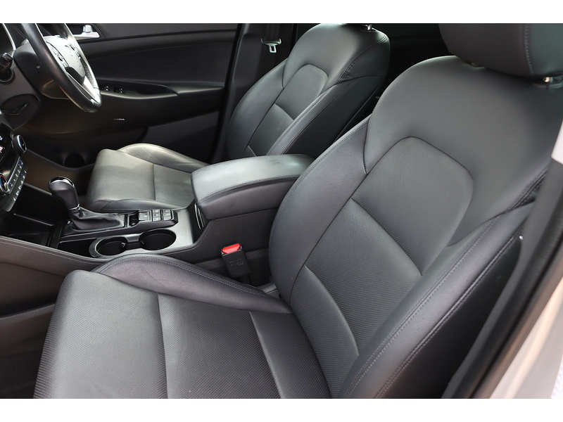 Hyundai 1.6 T-GDI PREMIUM SUV 5DR PETROL DCT AUTO HEATED SEATS SAT NAV BLUETOOTH DAB STEREO APPLE CARPLAY REAR CAMERA PARKING AIDS 44000 MILES FSH 6 SERVICES 72-74 Mitcham Road