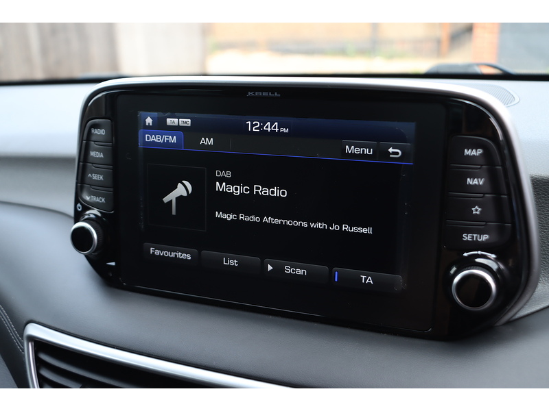 Hyundai 1.6 T-GDI PREMIUM SUV 5DR PETROL DCT AUTO HEATED SEATS SAT NAV BLUETOOTH DAB STEREO APPLE CARPLAY REAR CAMERA PARKING AIDS 44000 MILES FSH 6 SERVICES 72-74 Mitcham Road