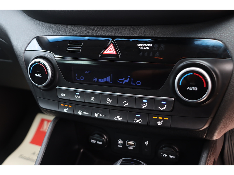 Hyundai 1.6 T-GDI PREMIUM SUV 5DR PETROL DCT AUTO HEATED SEATS SAT NAV BLUETOOTH DAB STEREO APPLE CARPLAY REAR CAMERA PARKING AIDS 44000 MILES FSH 6 SERVICES 72-74 Mitcham Road