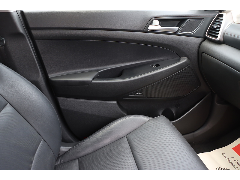 Hyundai 1.6 T-GDI PREMIUM SUV 5DR PETROL DCT AUTO HEATED SEATS SAT NAV BLUETOOTH DAB STEREO APPLE CARPLAY REAR CAMERA PARKING AIDS 44000 MILES FSH 6 SERVICES 72-74 Mitcham Road