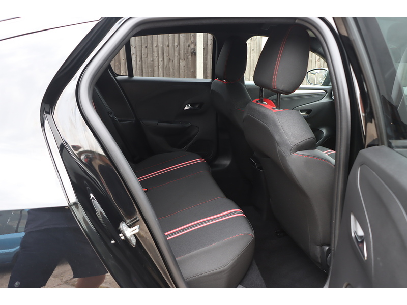 Vauxhall 1.2 TURBO SRI EDITION HATCHBACK 5DR PETROL MANUAL HEATED SEATS SAT NAV BLUETOOTH DAB STEREO APPLE CARPLAY PARKING AIDS 2 OWNERS ONLY 33000 MILES FSH 92-96 Mitcham Road