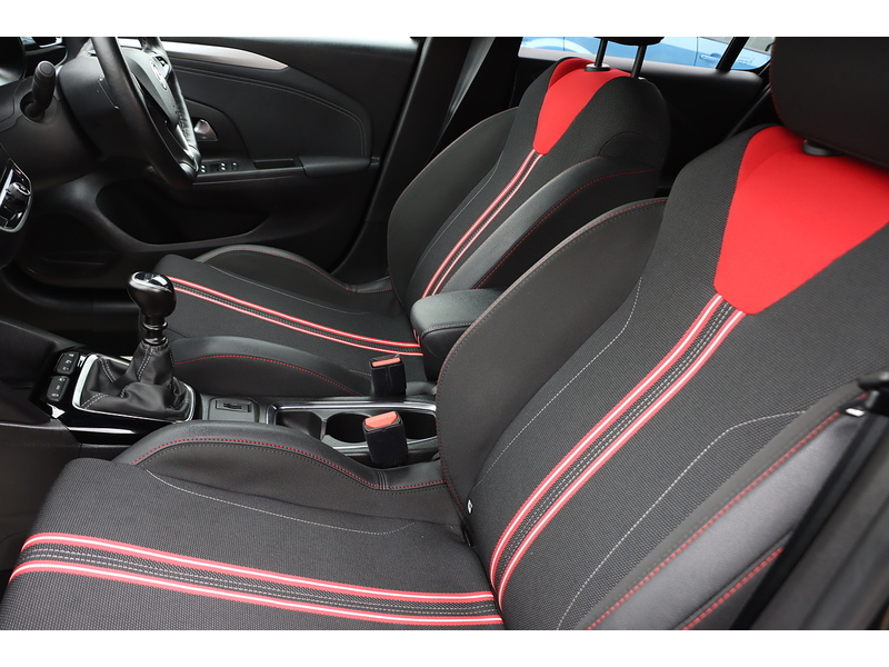 Vauxhall 1.2 TURBO SRI EDITION HATCHBACK 5DR PETROL MANUAL HEATED SEATS SAT NAV BLUETOOTH DAB STEREO APPLE CARPLAY PARKING AIDS 2 OWNERS ONLY 33000 MILES FSH 92-96 Mitcham Road