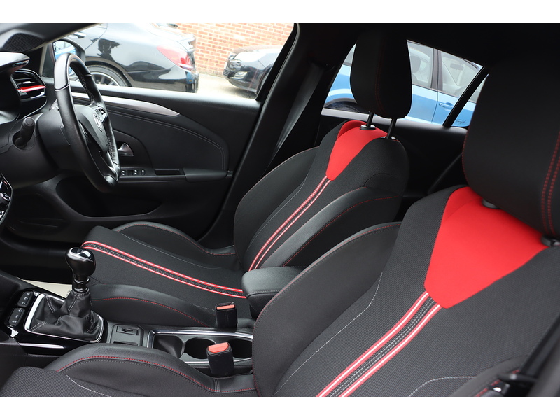 Vauxhall 1.2 TURBO SRI EDITION HATCHBACK 5DR PETROL MANUAL HEATED SEATS SAT NAV BLUETOOTH DAB STEREO APPLE CARPLAY PARKING AIDS 2 OWNERS ONLY 33000 MILES FSH 92-96 Mitcham Road