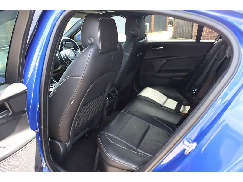 Jaguar 2.0I GPF R-SPORT SALOON 4DR PETROL AUTO HEATED SEATS SAT NAV BLUETOOTH DAB STEREO APPLE CARPLAY REAR CAMERA PARKING AIDS 2 OWNERS ONLY 61000 MILES SH 72-74 Mitcham Road