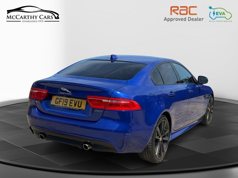 Jaguar 2.0I GPF R-SPORT SALOON 4DR PETROL AUTO HEATED SEATS SAT NAV BLUETOOTH DAB STEREO APPLE CARPLAY REAR CAMERA PARKING AIDS 2 OWNERS ONLY 61000 MILES SH 72-74 Mitcham Road