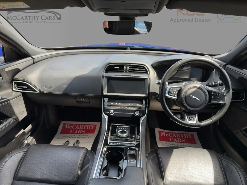 Jaguar 2.0I GPF R-SPORT SALOON 4DR PETROL AUTO HEATED SEATS SAT NAV BLUETOOTH DAB STEREO APPLE CARPLAY REAR CAMERA PARKING AIDS 2 OWNERS ONLY 61000 MILES SH 72-74 Mitcham Road