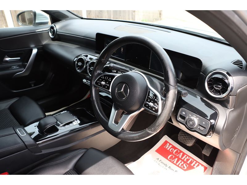 Mercedes-Benz A200 1.3 SPORT SALOON 4DR PETROL 7G-DCT AUTO SAT NAV BLUETOOTH DAB STEREO USB INPUT REAR CAMERA PARKING AIDS ONLY 71000 MILES SH NO ULEZ CHARGE 72-74 Mitcham Road