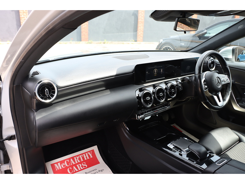 Mercedes-Benz A200 1.3 SPORT SALOON 4DR PETROL 7G-DCT AUTO SAT NAV BLUETOOTH DAB STEREO USB INPUT REAR CAMERA PARKING AIDS ONLY 71000 MILES SH NO ULEZ CHARGE 72-74 Mitcham Road