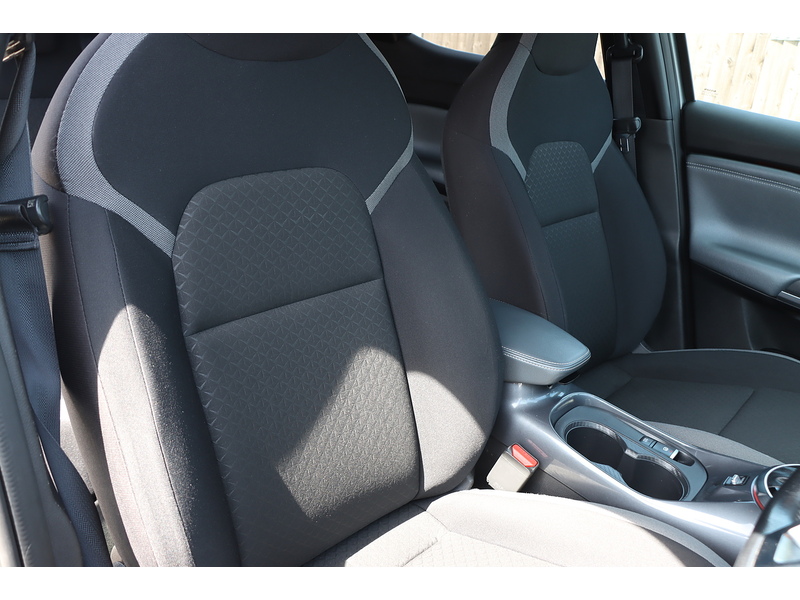 Nissan 1.0 DIG-T N-CONNECTA SUV 5DR PETROL DCT AUTO SATNAV BLUETOOTH DAB RADIO APPLE CARPLAY REAR CAMERA WITH PARKING AIDS JUST 2 OWNERS ONLY 73000 MILES FSH 72-74 Mitcham Road