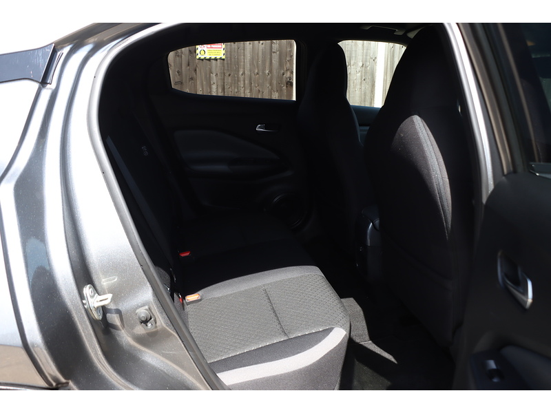 Nissan 1.0 DIG-T N-CONNECTA SUV 5DR PETROL DCT AUTO SATNAV BLUETOOTH DAB RADIO APPLE CARPLAY REAR CAMERA WITH PARKING AIDS JUST 2 OWNERS ONLY 73000 MILES FSH 72-74 Mitcham Road