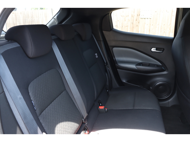 Nissan 1.0 DIG-T N-CONNECTA SUV 5DR PETROL DCT AUTO SATNAV BLUETOOTH DAB RADIO APPLE CARPLAY REAR CAMERA WITH PARKING AIDS JUST 2 OWNERS ONLY 73000 MILES FSH 72-74 Mitcham Road